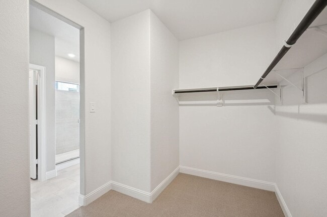 Building Photo - 714 London Town Ln