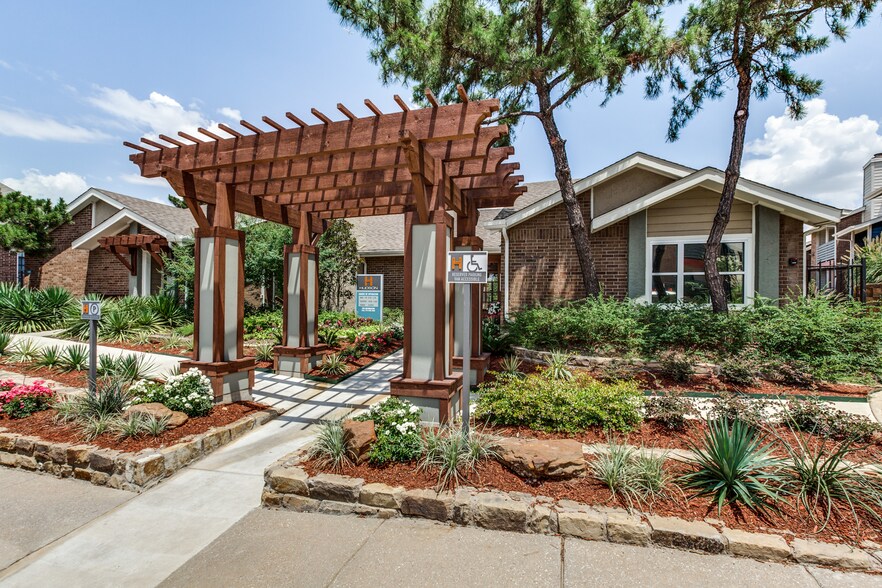 Hudson Apartments 2508 Forest Point Dr Arlington TX 76006 Apartment