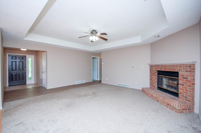 Building Photo - 5561 Waterfront Dr N