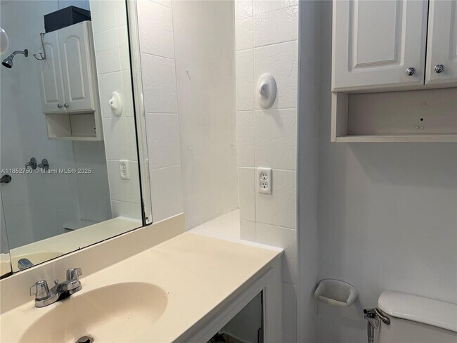 Building Photo - 3030 SW 57th Ave