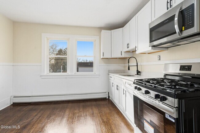 Building Photo - 16 Berkley Ave