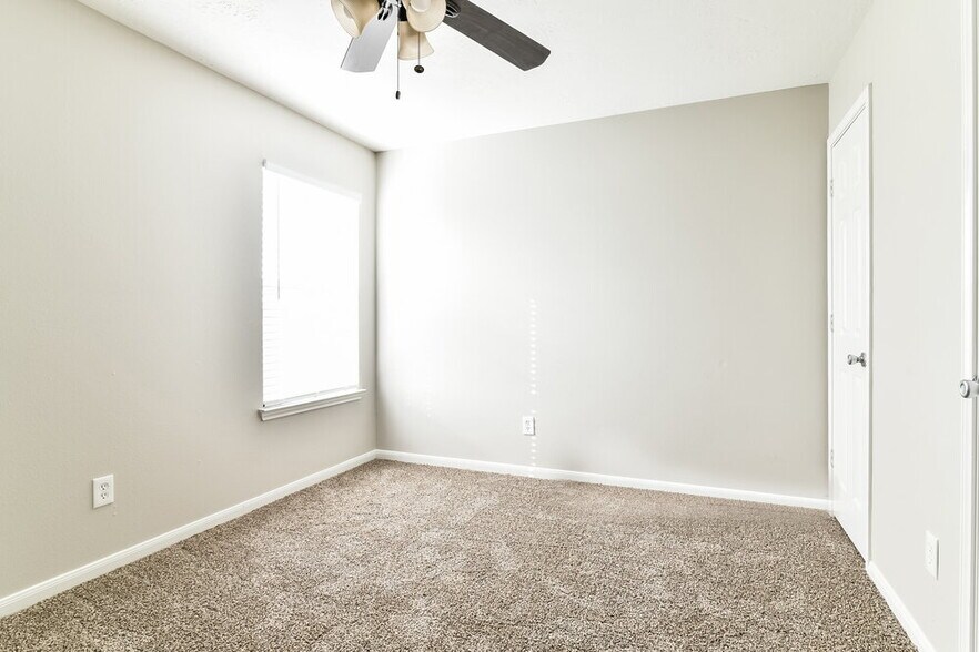 Building Photo - 18215 Rexine Ln