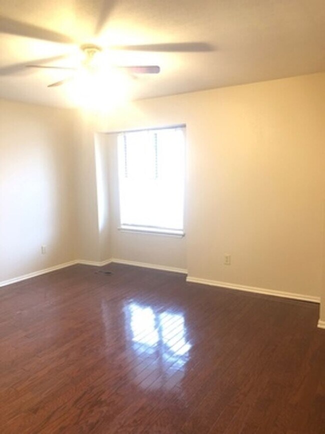 Building Photo - Spacious home for a Great Price! Edmond Sc...