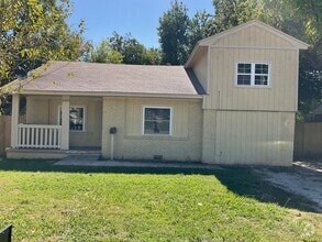 Building Photo - Nice large family home