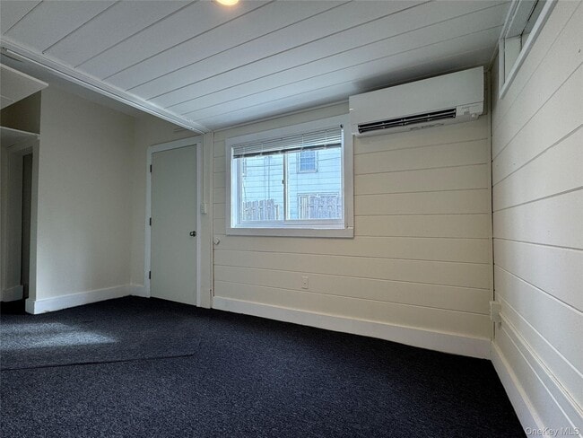 Building Photo - 47 Tinker St