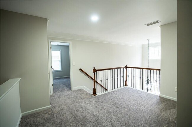 Building Photo - 4595 Essen Ln