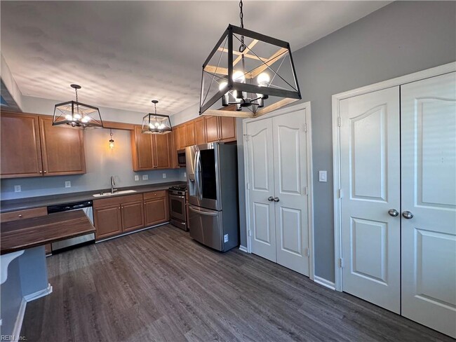 Building Photo - 114 Ellis Dr