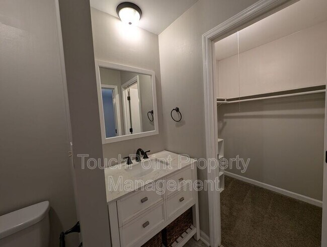 Building Photo - 9111 Sharonbrook Dr