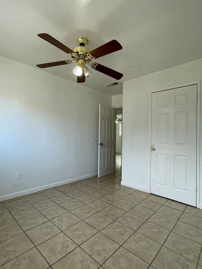 Building Photo - Charming 3-Bedroom, 2-Bath Home – Availabl...