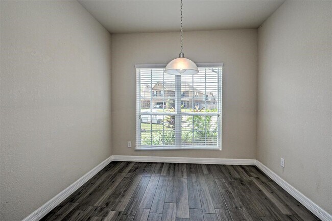 Building Photo - 17822 Aveleigh Ln