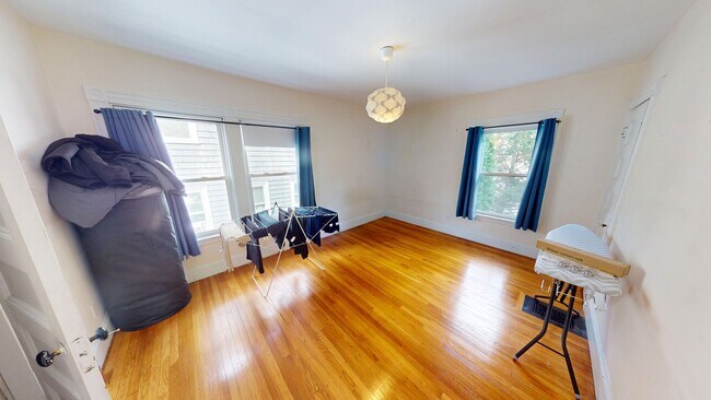 Building Photo - 9/1 No Fee! Single Family 5BR/3BA w/laundry, AC, parking, pet friendly!