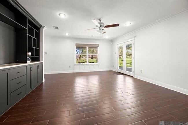 Building Photo - Spacious 4-Bedroom Home on One Acre in Denham Springs