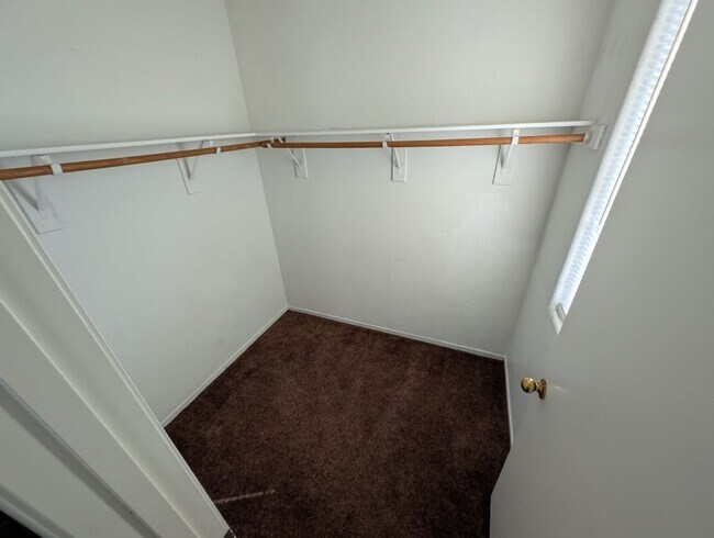 Building Photo - 4368 Holden St