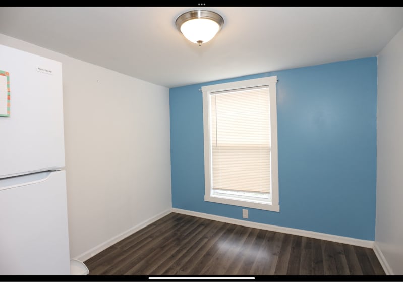 Building Photo - 2861 S Roena St