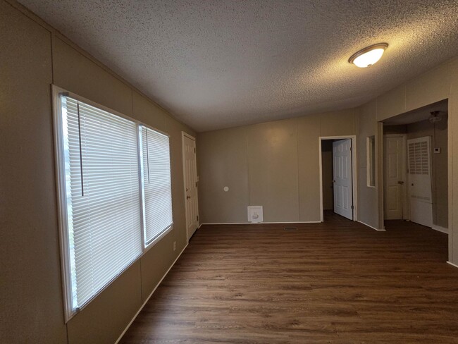 Building Photo - 2956 Lake Park Rd