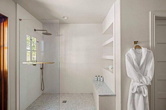 Building Photo - 1219 Sisterdale Rd