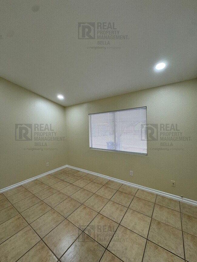 Building Photo - Corner-Lot Charmer with Open Layout and Sp...