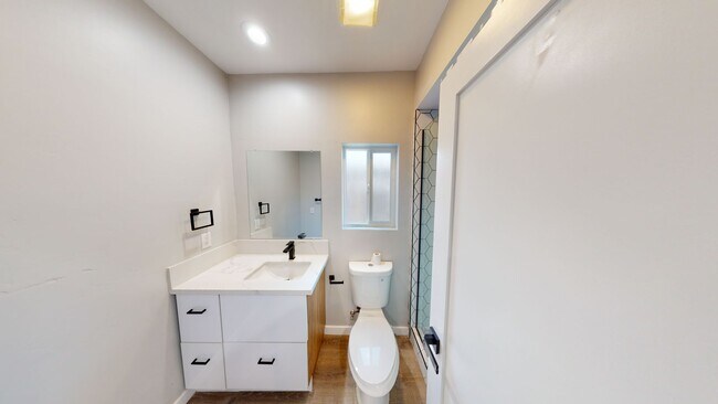 Building Photo - Modern 4 Bed 2 Bath House on Mary Lane!! (...