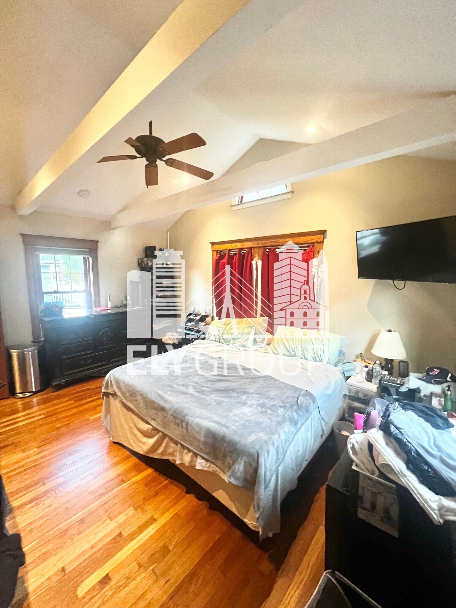 Building Photo - 230 Lake St