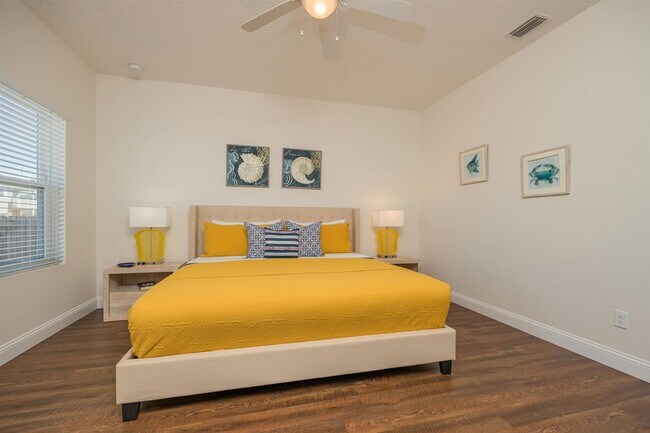 Building Photo - 6832 Middleton Ave