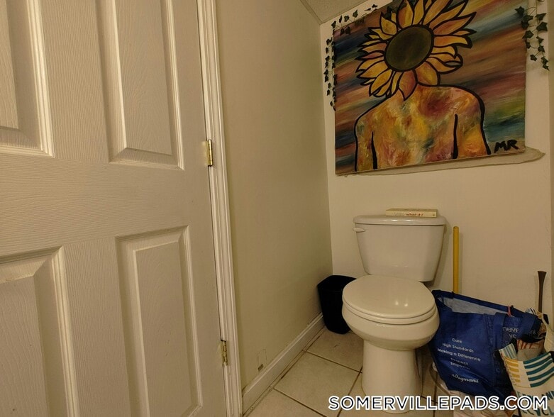 Building Photo - 9 Medford St