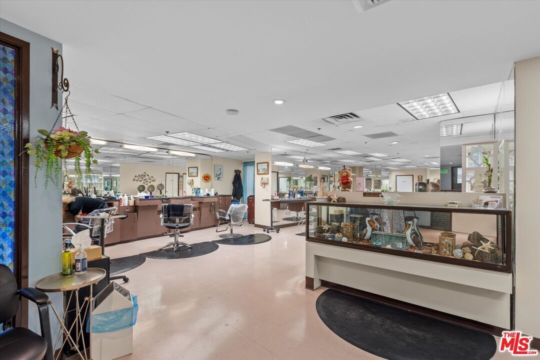 Building Photo - 4316 Marina City Dr