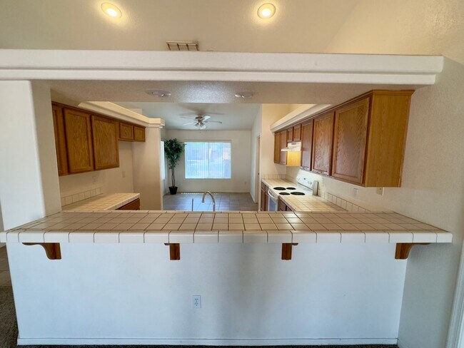 Building Photo - Nice Family Home