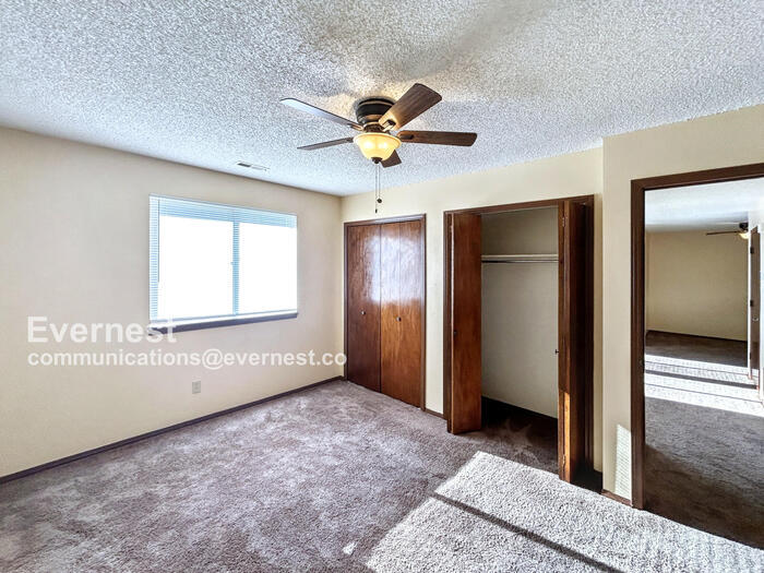 Building Photo - 2617 E Uintah St