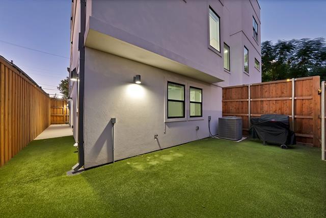 Building Photo - 4114 Delano Pl