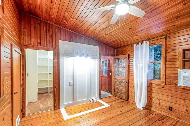 Building Photo - 380 Hatley Rd
