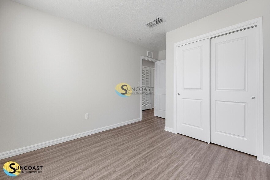 Building Photo - 6408 Sweetbay Ln