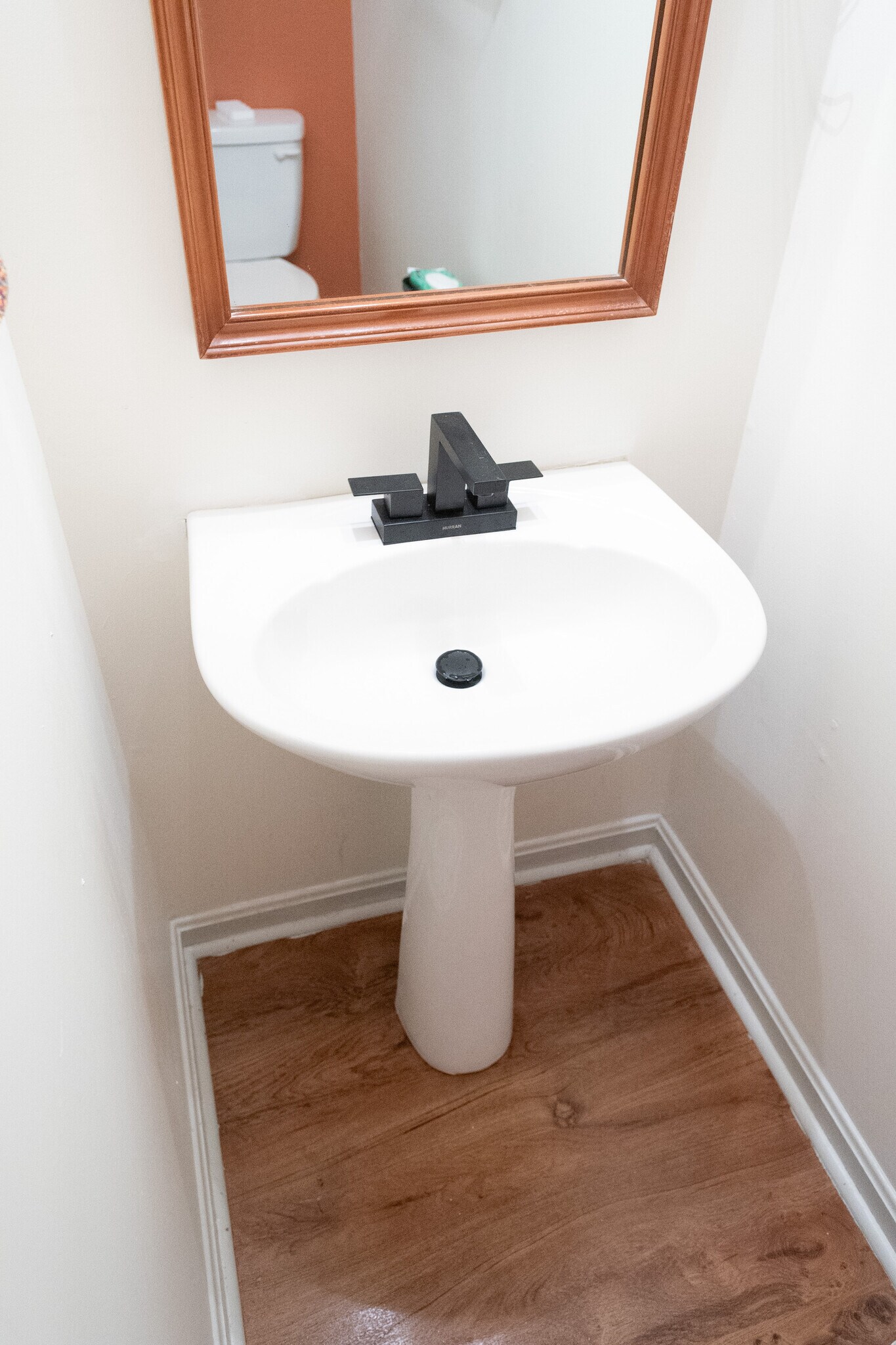 Half bath - 3270 Greenwich Ct