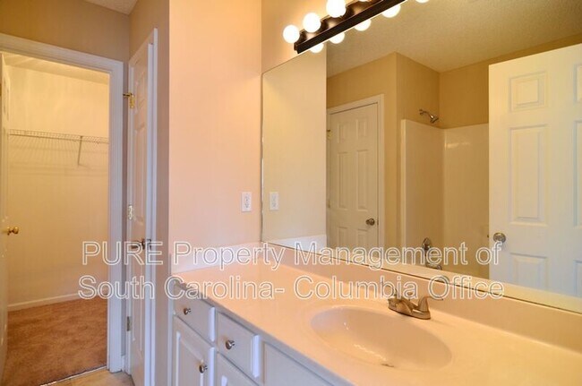 Building Photo - 112 Palm Ct