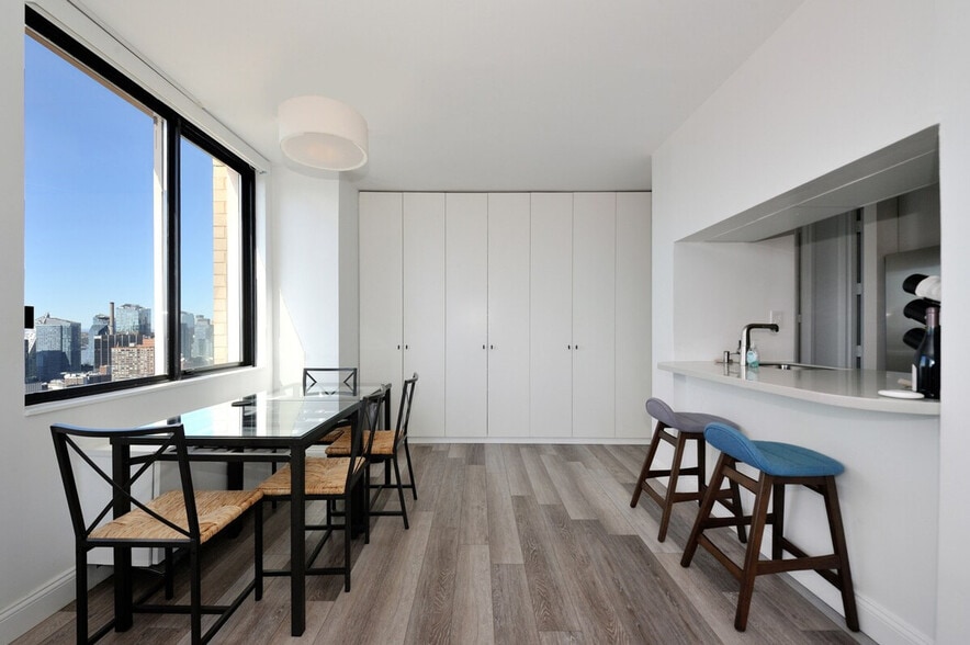 Building Photo - 337-339-339 W 48th St