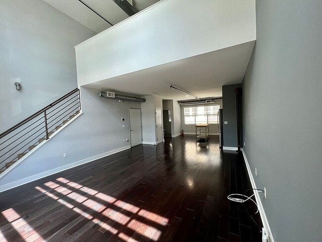 Building Photo - "Charming 1-Bed Sanctuary in Santa Ana with Spacious Interiors & Elegant Granite Touches!"