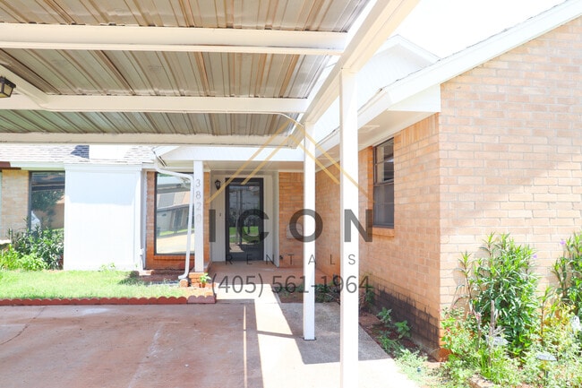 Building Photo - 3820 Southwind Ct