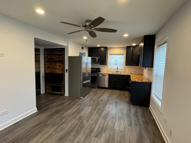 Building Photo - 1892 White St