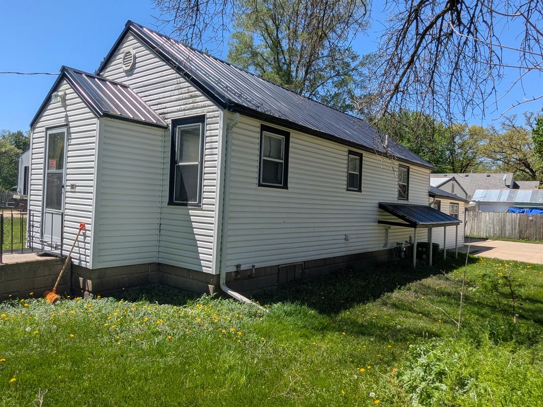 Building Photo - 22085 586th Avenue