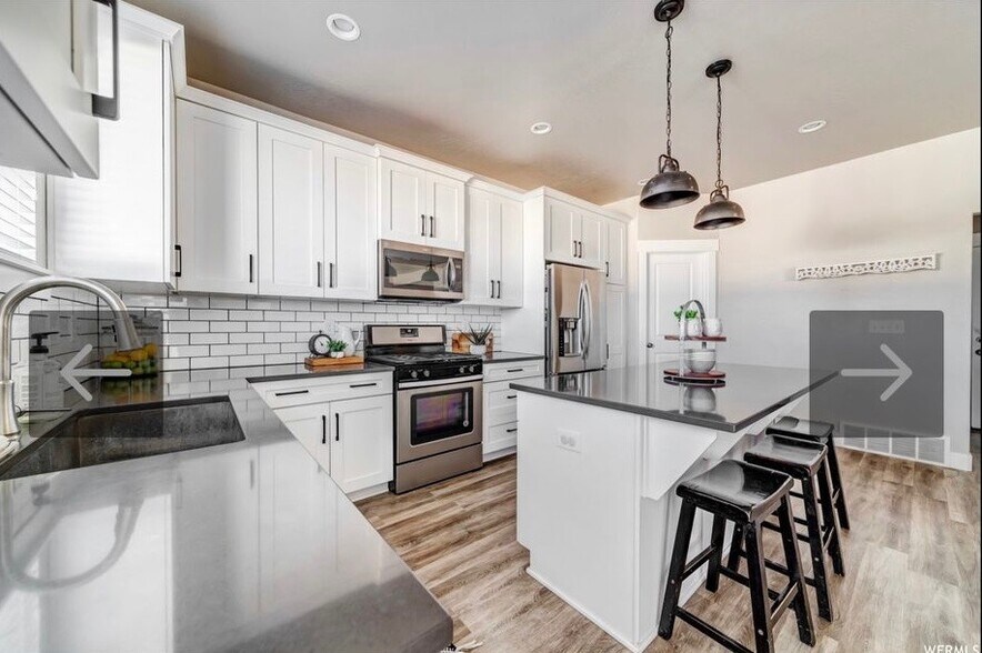 Building Photo - 2621 E Clarkstone Dr