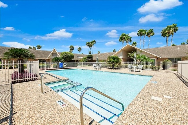 Building Photo - 16 Hibiscus Ave