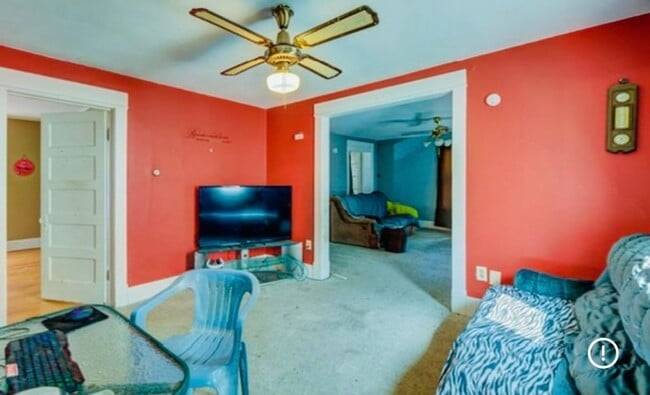 Building Photo - 205 W Fulton St