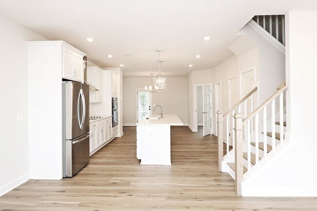 Building Photo - Dog-Friendly Townhouse Just South of Downt...