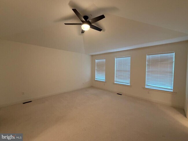 Building Photo - 105 Larrabee Wy