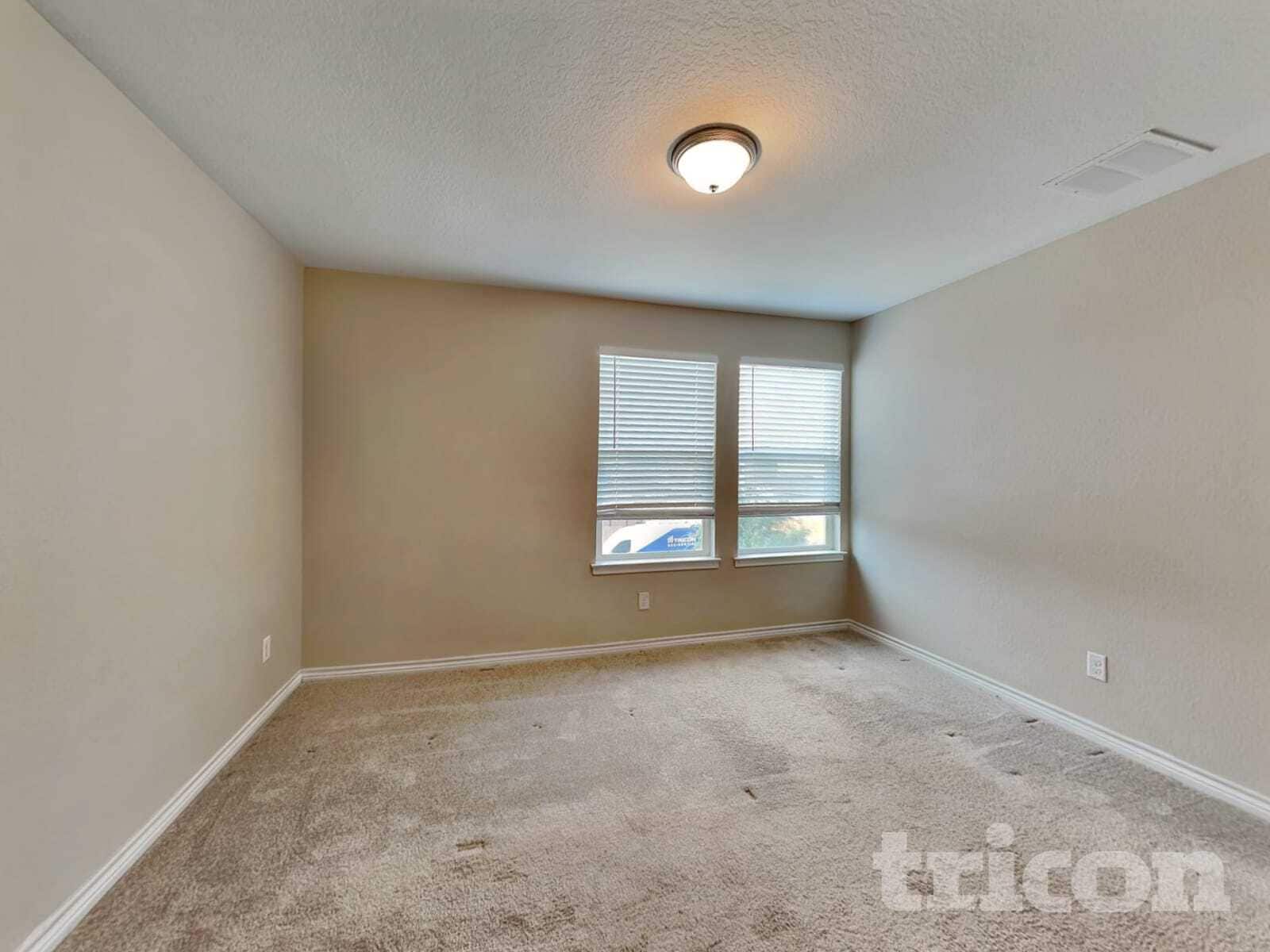 Building Photo - 601 Lost Pond