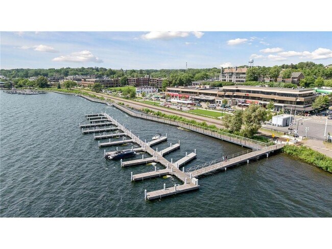 Building Photo - 222 Ferndale Rd S