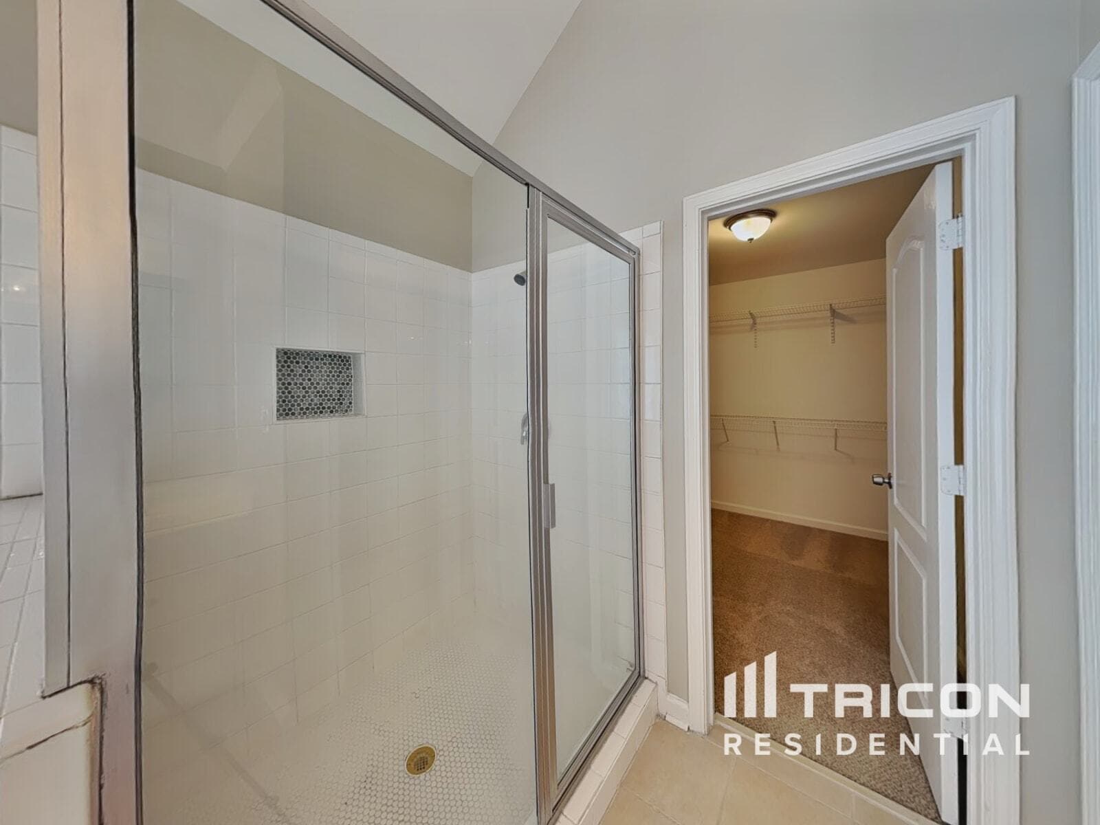 Building Photo - 9260 Carnes Estates Dr