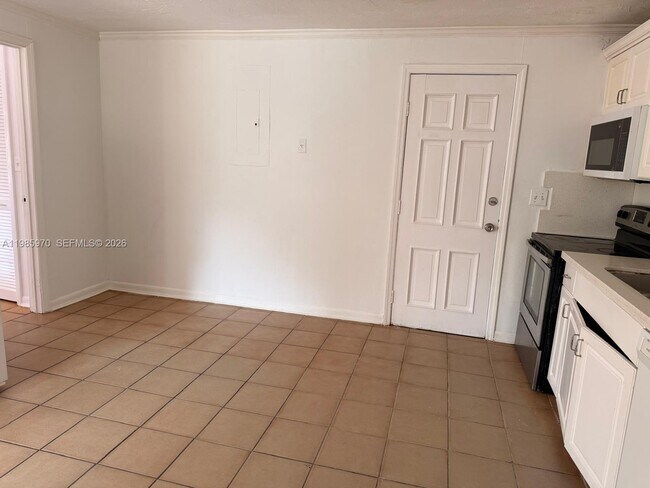 Building Photo - 409 NW 33rd St