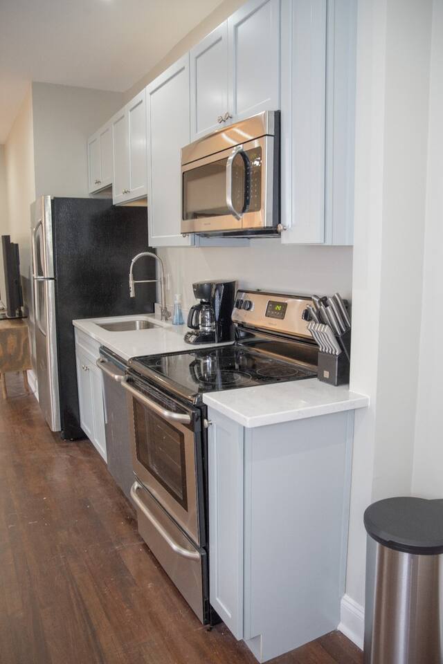 Building Photo - 604 Glen Iris Dr NE