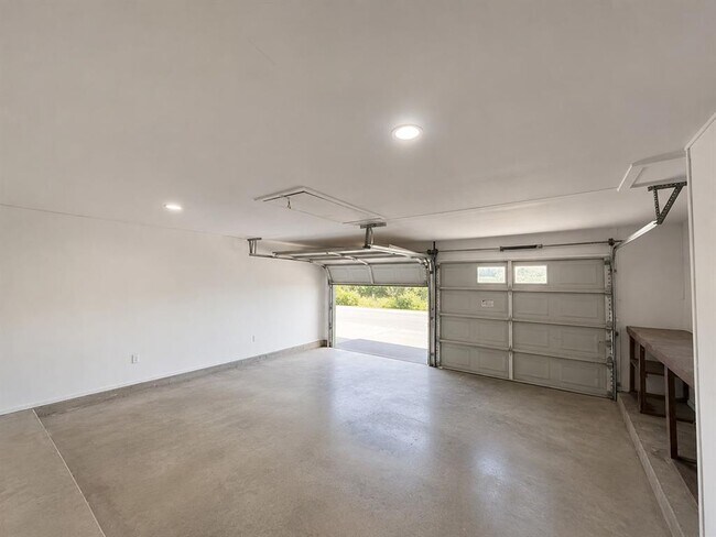 Building Photo - 9006 Lodge Ct