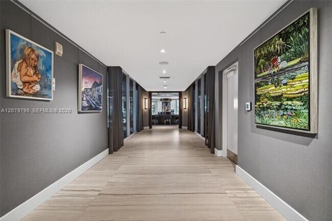 Building Photo - 333 Las Olas Way